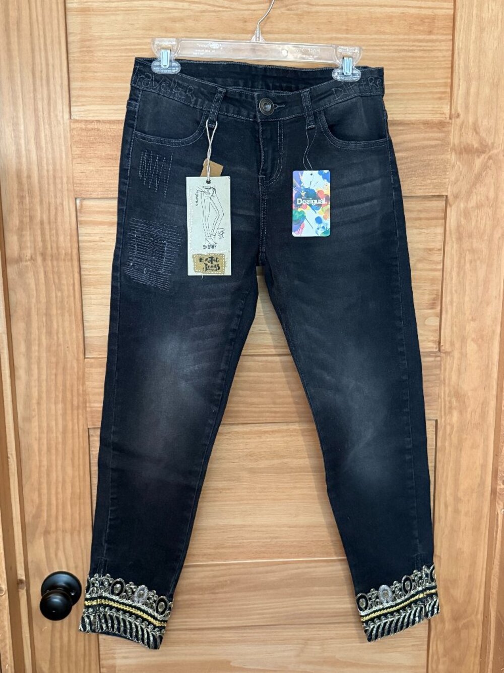 Desigual NWT Exotic Jeans Gold Metallic Embroidered Cropped Ankle Jeans size 30